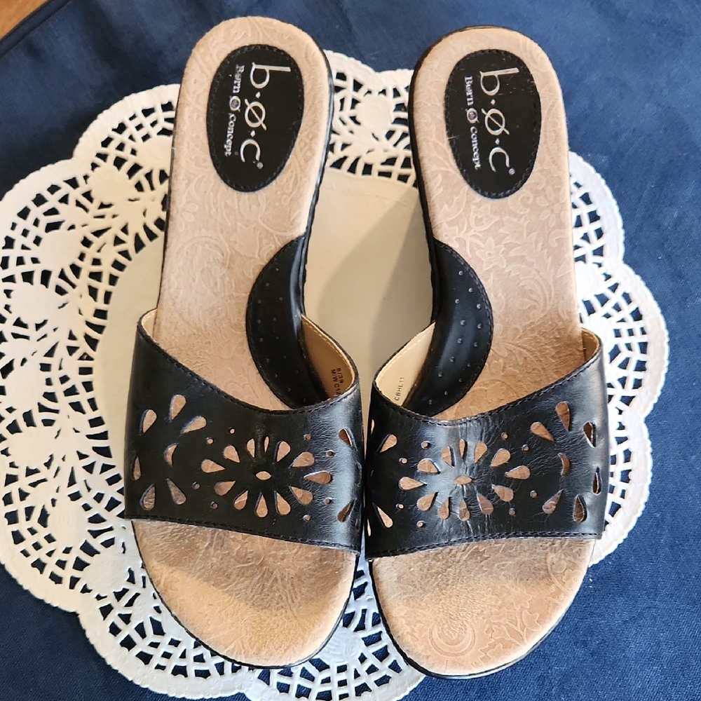 b.o.c. Women's Black Cutout Mules